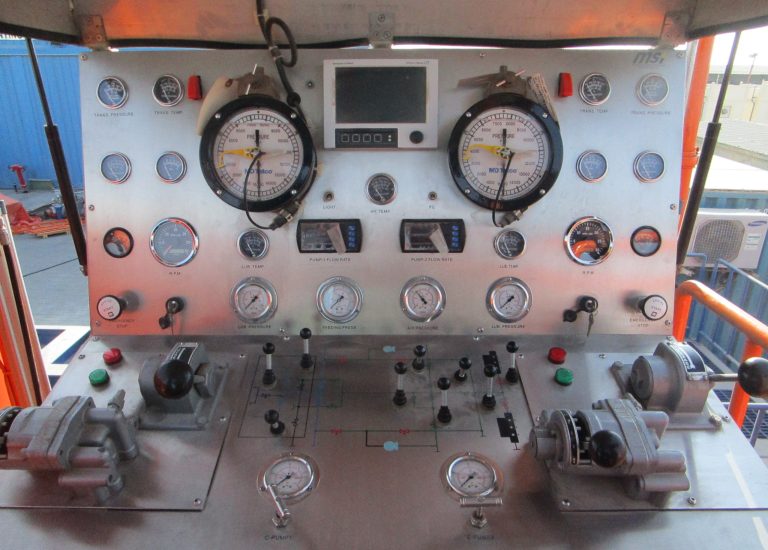 Pumping Unit Control Panel - 01